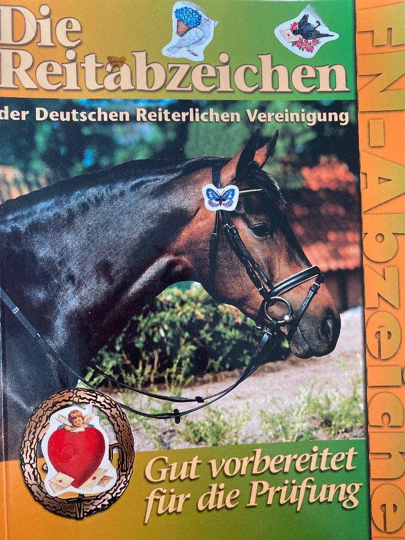 Cover von Die Reitabzeichen der Deutschen Reiterlichen Vereinigung
